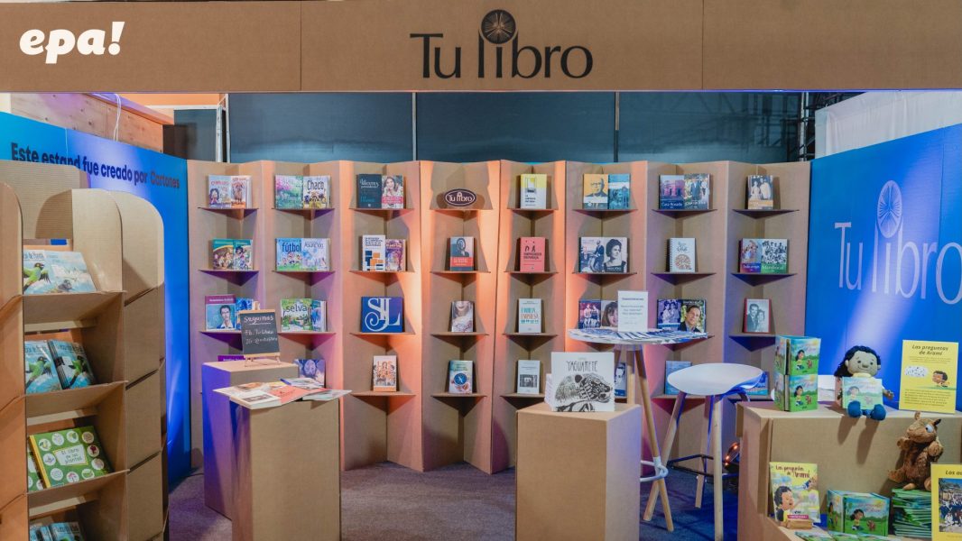 Creatividad sostenible Presentan stand de papel en la FIL Asunción 2024